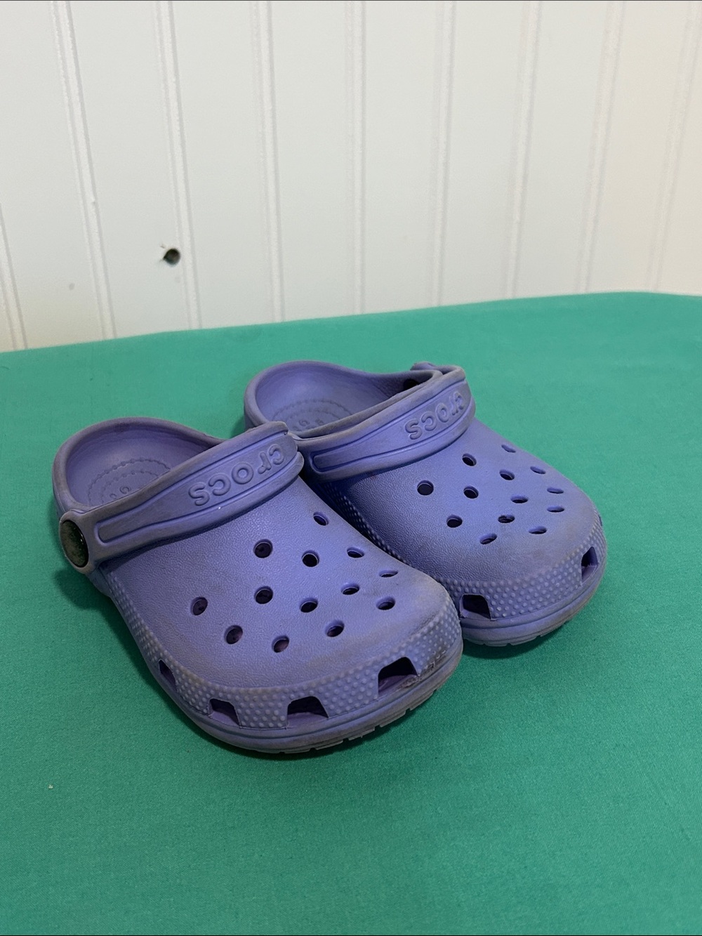 CROCS Kids Classic Clog in Purple Sz: c9